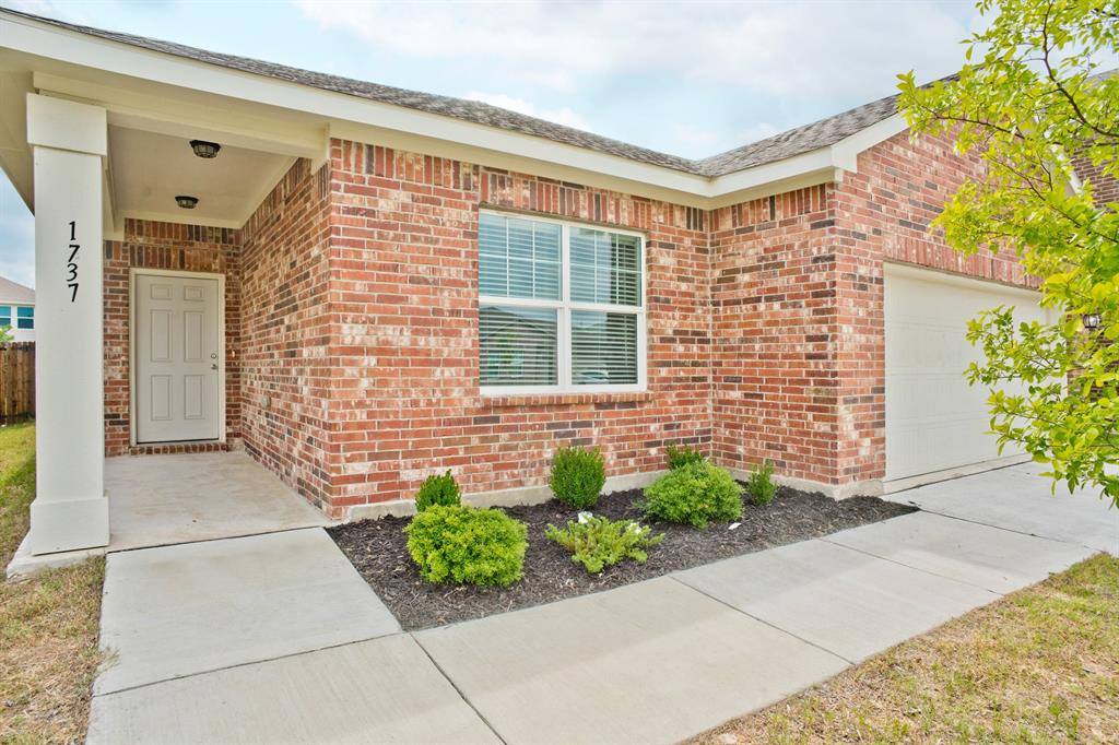 Apartment for rent at 1737 Escondido Dr, Haslet, TX 76052