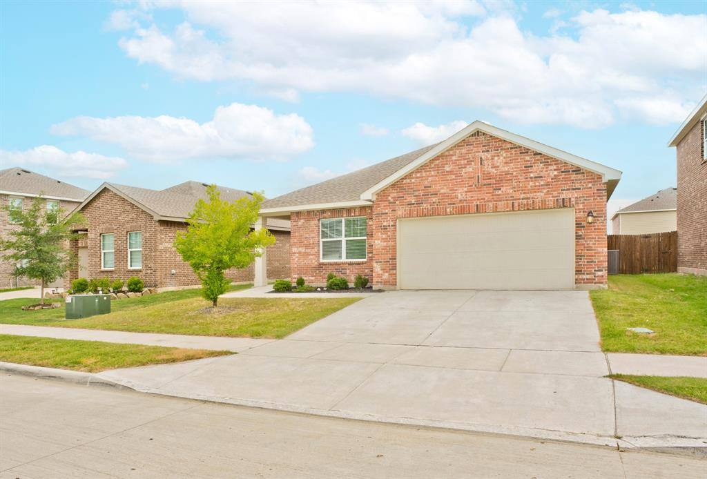 Apartment for rent at 1737 Escondido Dr, Haslet, TX 76052