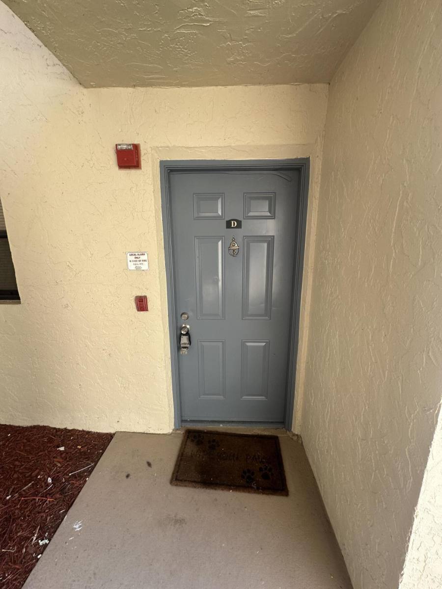 Apartment for rent at 1475 Lake Crystal Dr #1475D, West Palm Beach, FL 33411