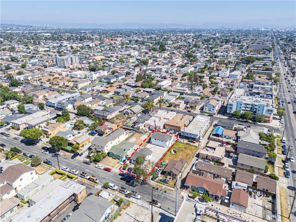 Apartment for rent at 823 W 78th St #8231 2, Los Angeles, CA 90044