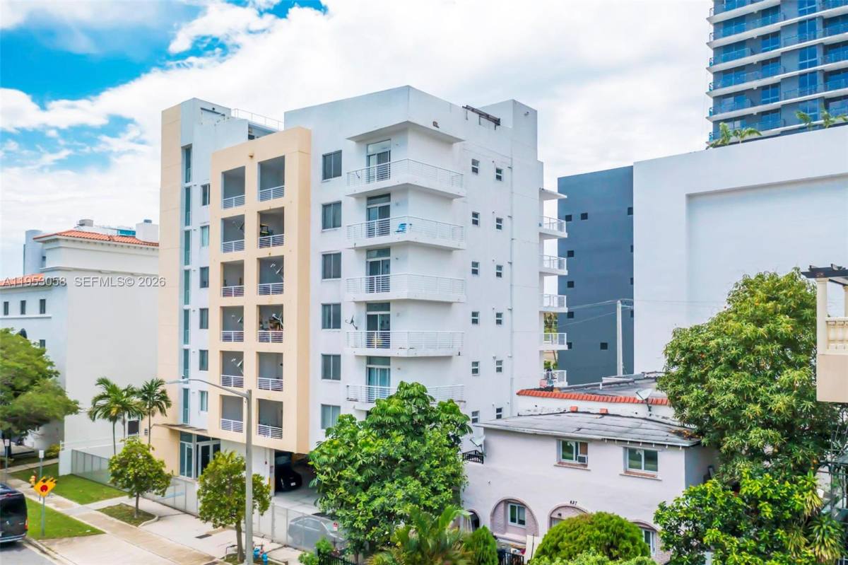 Apartment for rent at 425 NE 30th St #202, Miami, FL 33137