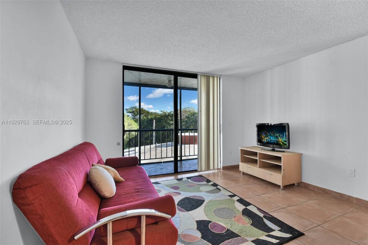 Apartment for rent at 9682 Fontainebleau Blvd #306, Miami, FL 33172