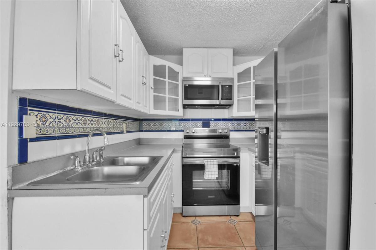 Apartment for rent at 9682 Fontainebleau Blvd #306, Miami, FL 33172