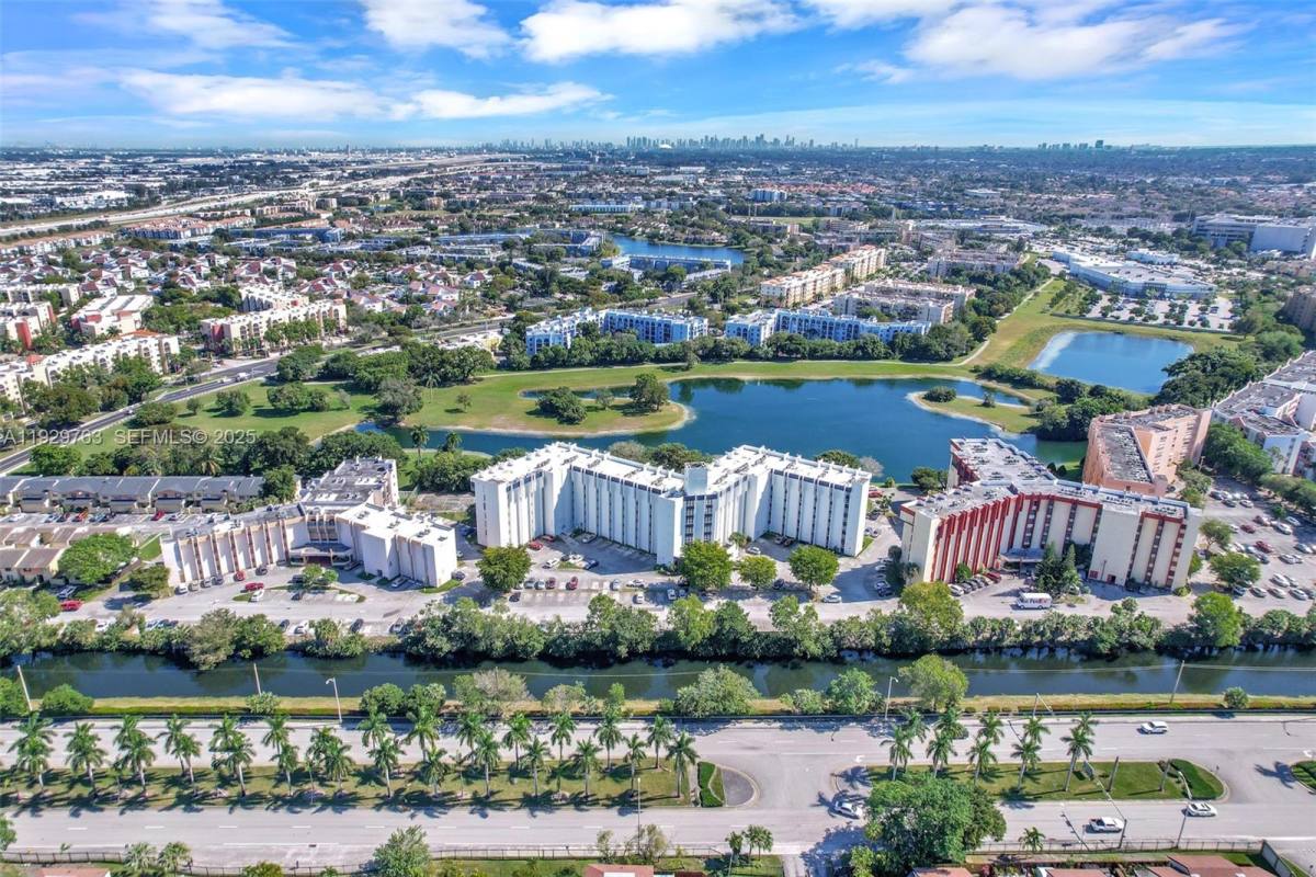 Apartment for rent at 9682 Fontainebleau Blvd #306, Miami, FL 33172