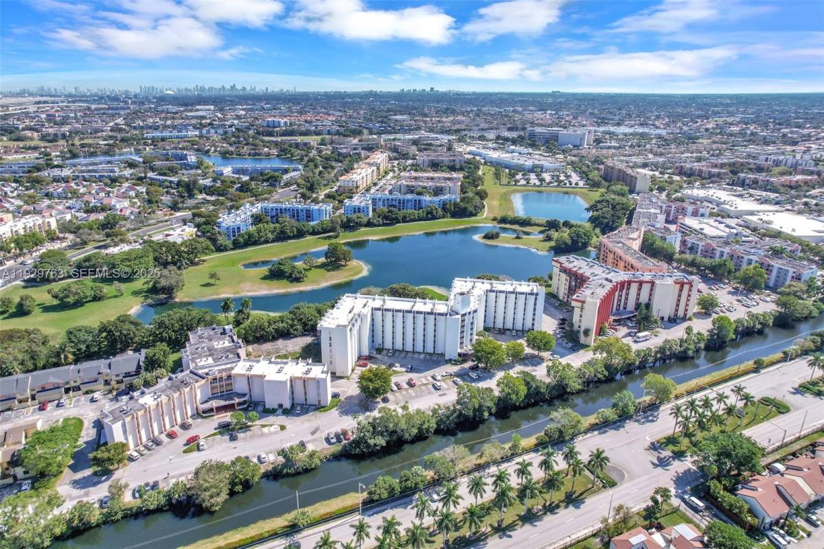 Apartment for rent at 9682 Fontainebleau Blvd #306, Miami, FL 33172