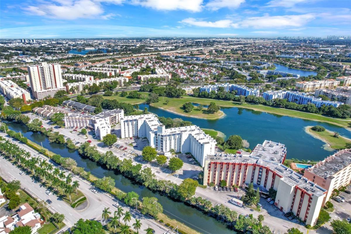 Apartment for rent at 9682 Fontainebleau Blvd #306, Miami, FL 33172