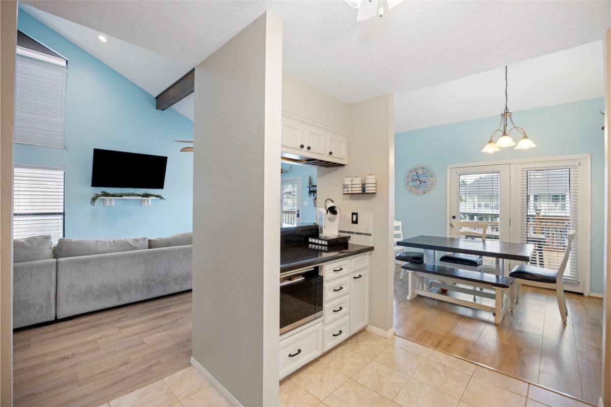 Apartment for rent at 1114 Tiki Dr, Galveston, TX 77554