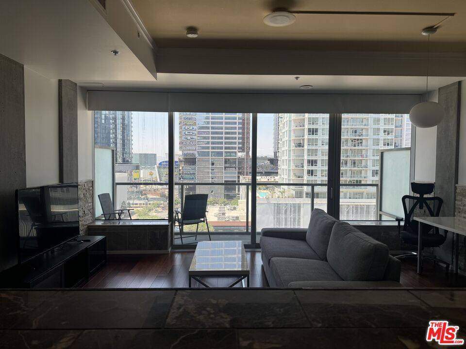 Condo for rent at 1155 S Grand Ave #910, Los Angeles, CA 90015