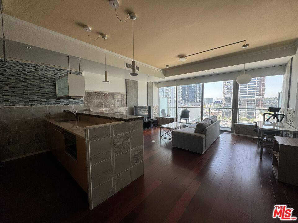 Condo for rent at 1155 S Grand Ave #910, Los Angeles, CA 90015