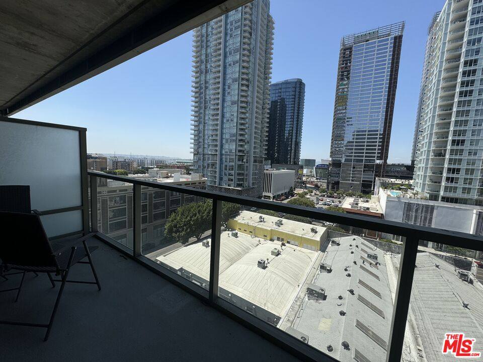 Condo for rent at 1155 S Grand Ave #910, Los Angeles, CA 90015