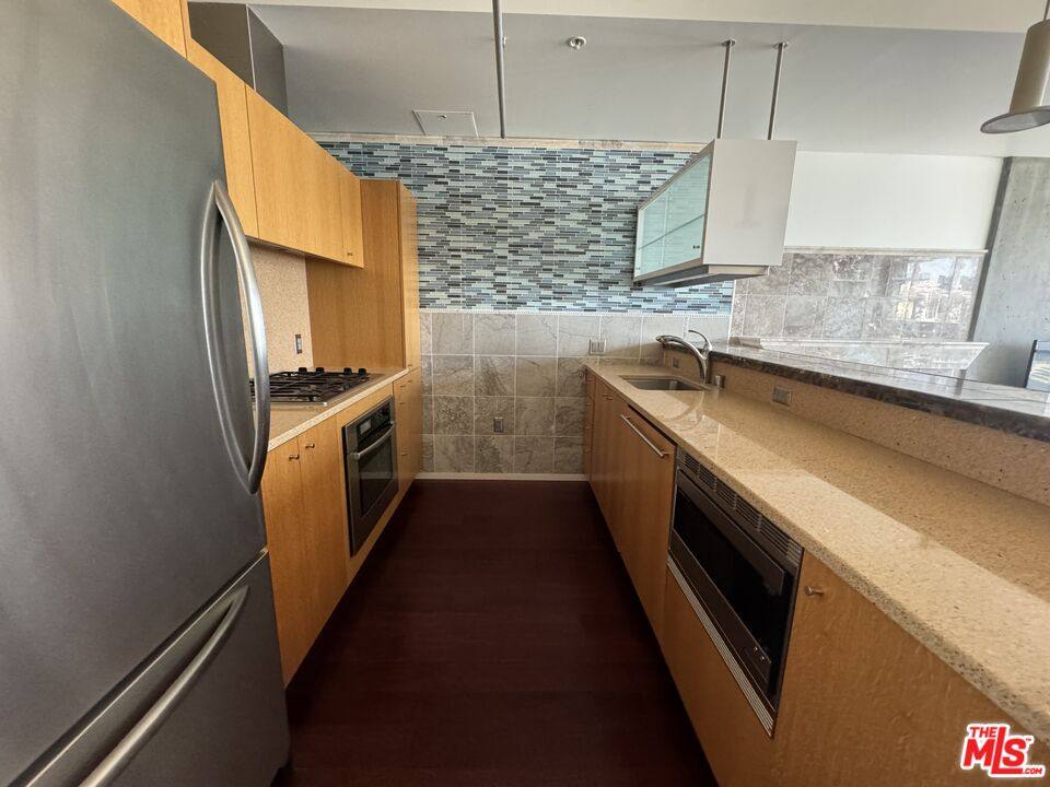Condo for rent at 1155 S Grand Ave #910, Los Angeles, CA 90015