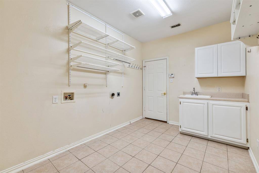 Apartment for rent at 2021 Country Brook Lane, Allen, TX 75002