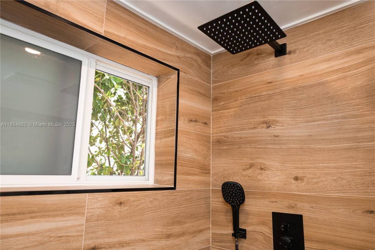 Apartment for rent at 224 Meridian Ave #224-6, Miami Beach, FL 33139