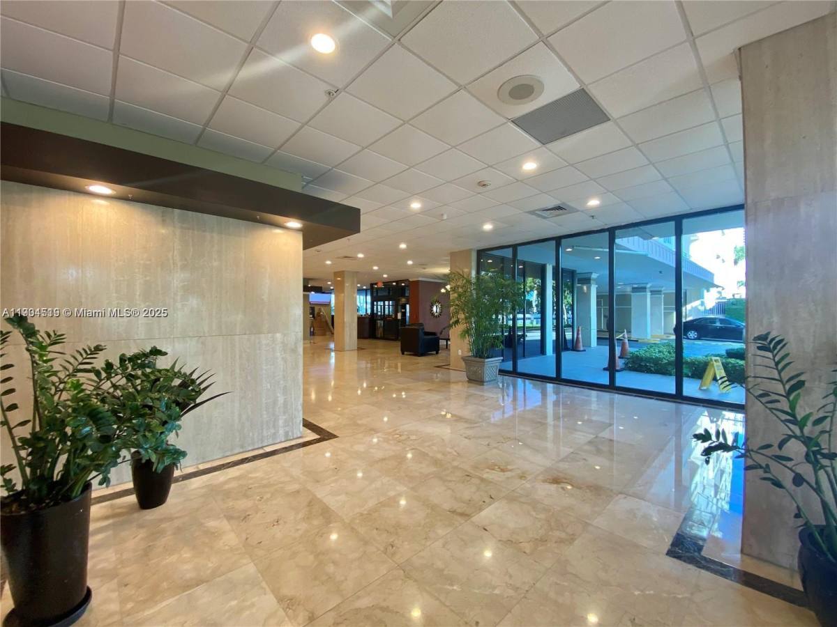 Apartment for rent at 400 Kings Point Dr #811, North Miami Beach, FL 33160