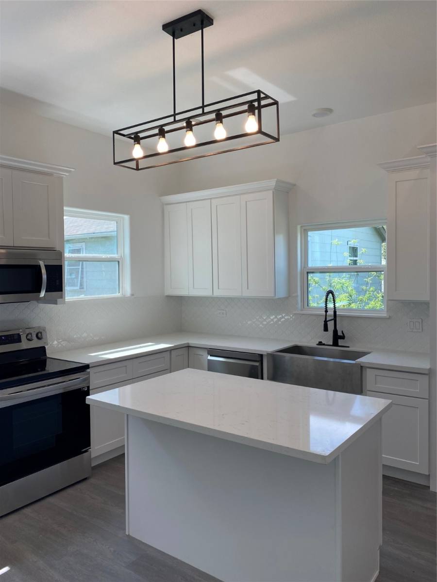 Apartment for rent at 3808 Ave L, Galveston, TX 77550