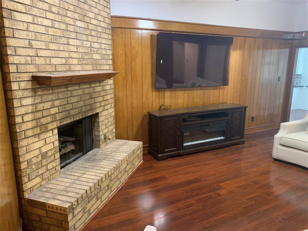 Apartment for rent at 1520 Parkside Dr, Carrollton, TX 75006