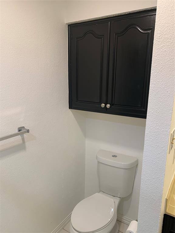Apartment for rent at 1520 Parkside Dr, Carrollton, TX 75006