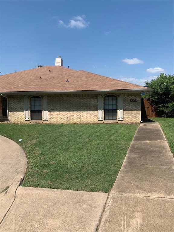 Apartment for rent at 1520 Parkside Dr, Carrollton, TX 75006
