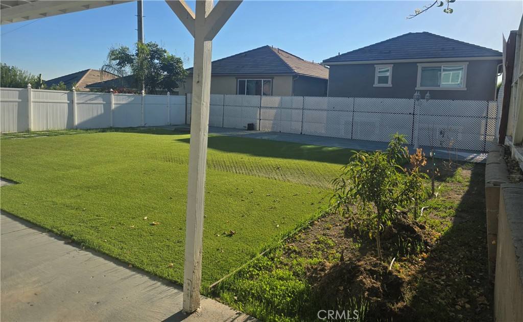Apartment for rent at 11608 Luanda St, Sylmar, CA 91342