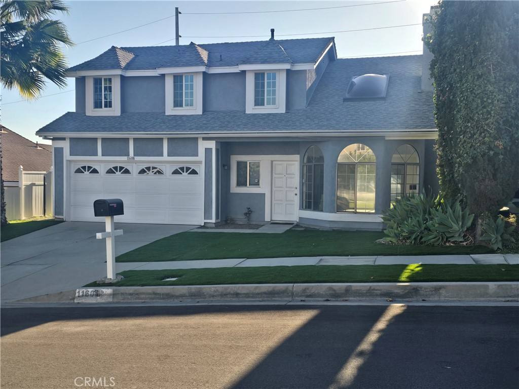 Apartment for rent at 11608 Luanda St, Sylmar, CA 91342