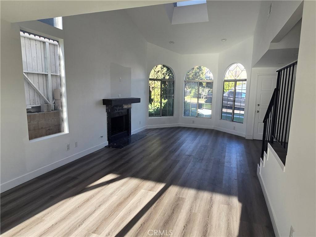 Apartment for rent at 11608 Luanda St, Sylmar, CA 91342