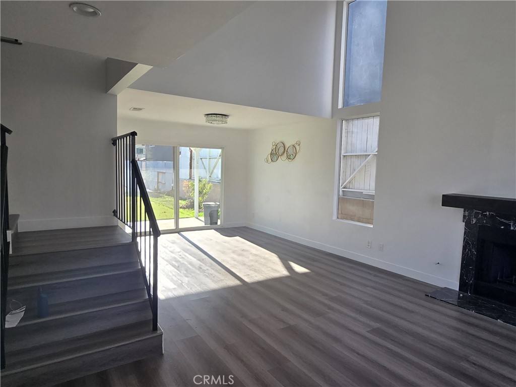 Apartment for rent at 11608 Luanda St, Sylmar, CA 91342