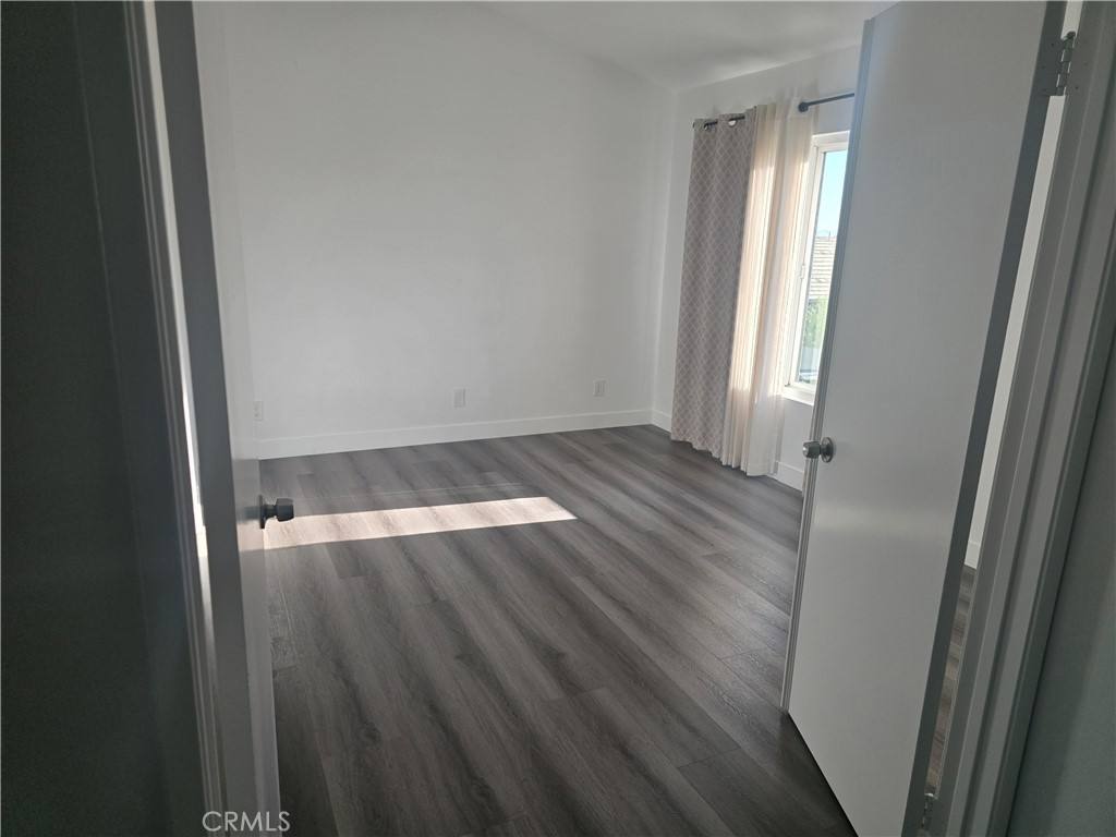 Apartment for rent at 11608 Luanda St, Sylmar, CA 91342
