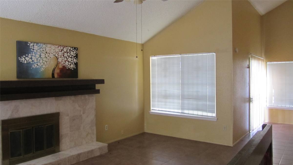 Apartment for rent at 12122 Kemerton Dr, Houston, TX 77099