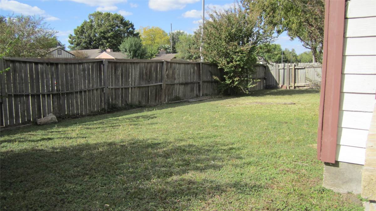 Apartment for rent at 12122 Kemerton Dr, Houston, TX 77099