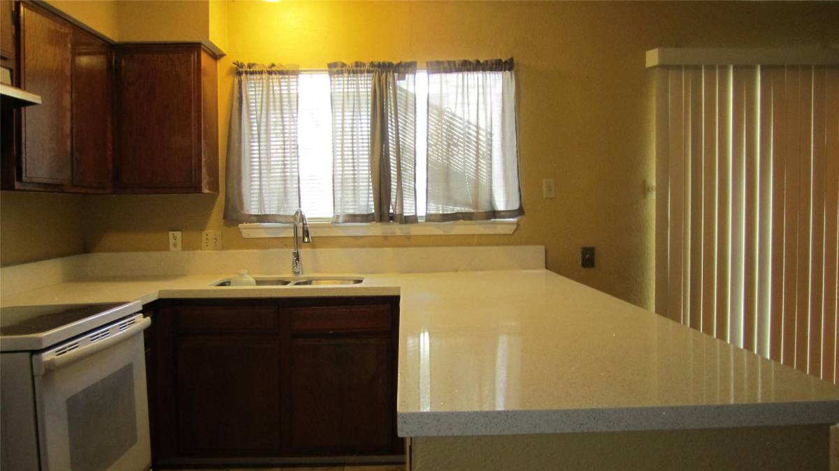 Apartment for rent at 12122 Kemerton Dr, Houston, TX 77099