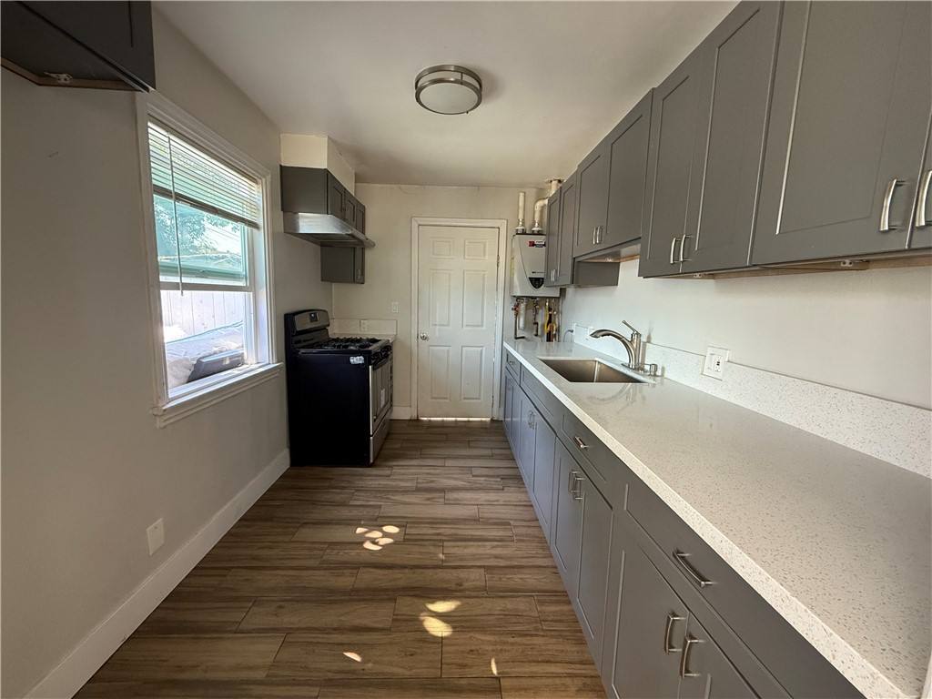 Apartment for rent at 924 W Chestnut Ave #9241 2, Santa Ana, CA 92703