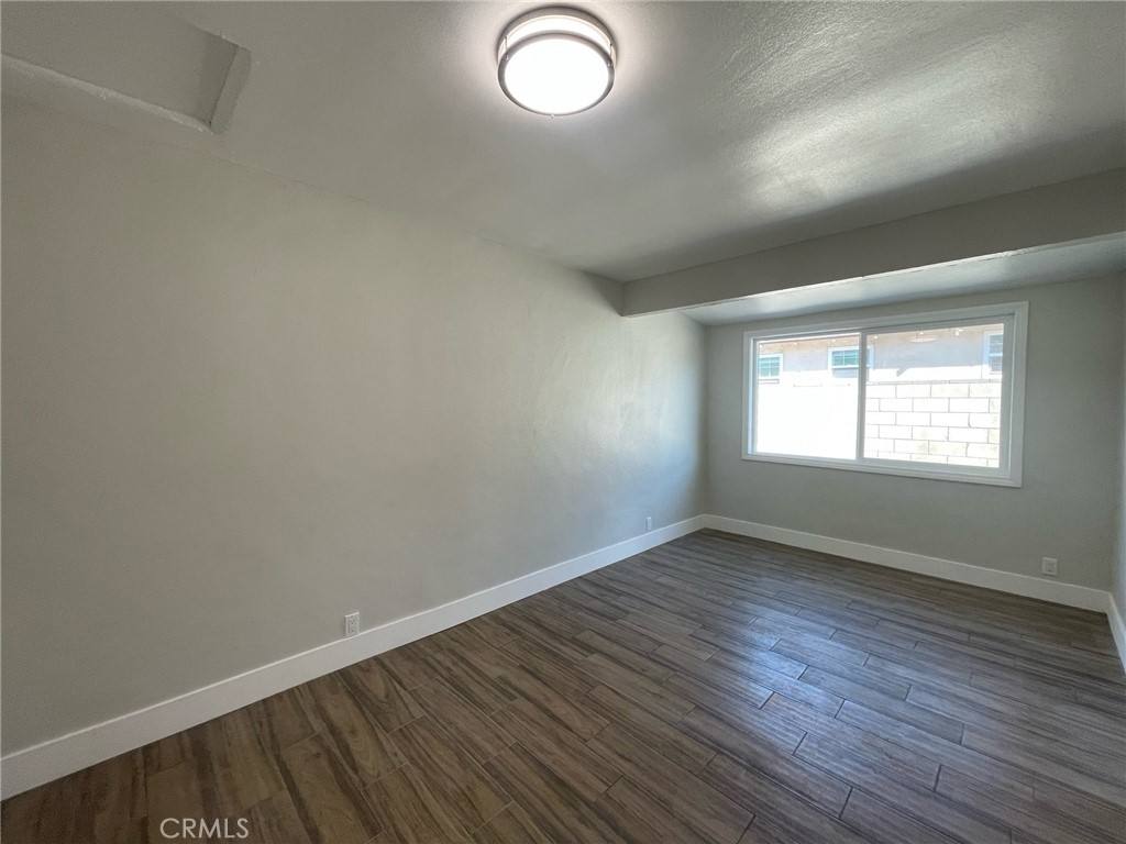 Apartment for rent at 924 W Chestnut Ave #9241 2, Santa Ana, CA 92703