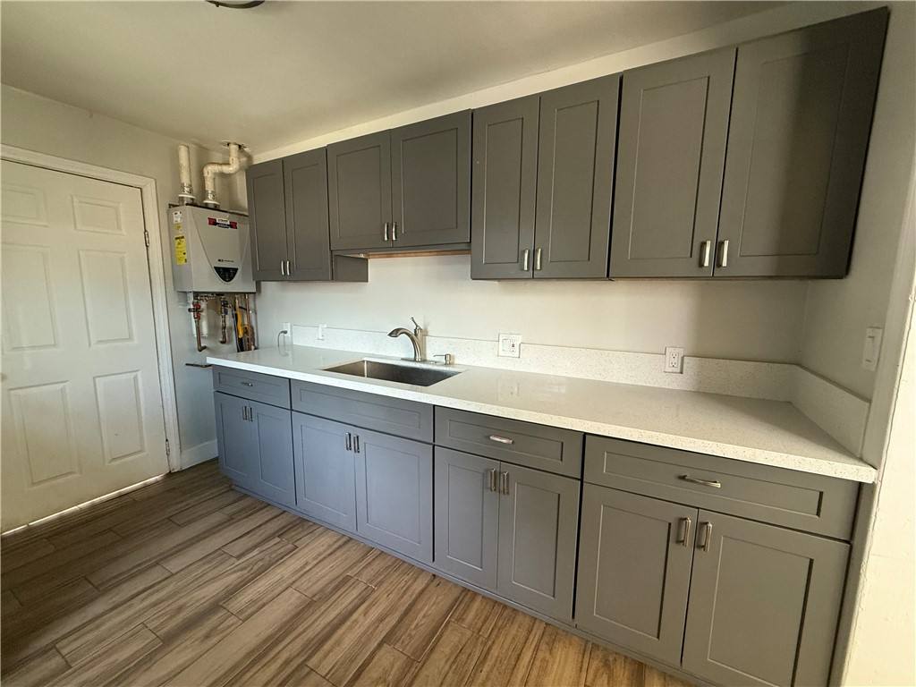 Apartment for rent at 924 W Chestnut Ave #9241 2, Santa Ana, CA 92703