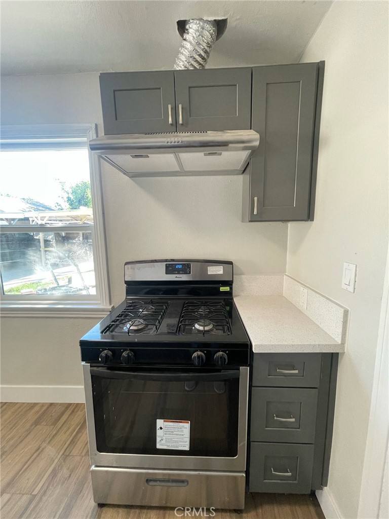 Apartment for rent at 924 W Chestnut Ave #9241 2, Santa Ana, CA 92703