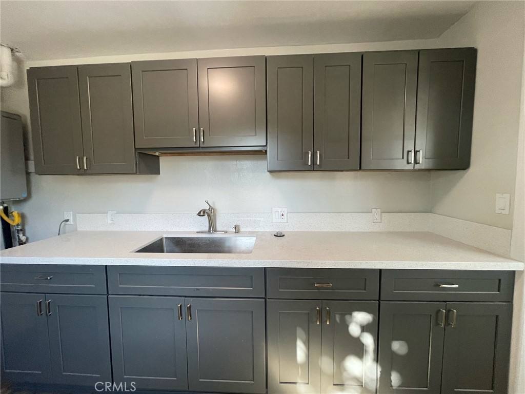 Apartment for rent at 924 W Chestnut Ave #9241 2, Santa Ana, CA 92703