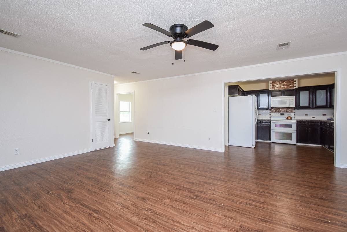 Apartment for rent at 2847 County Rd #510A, Brazoria, TX 77422