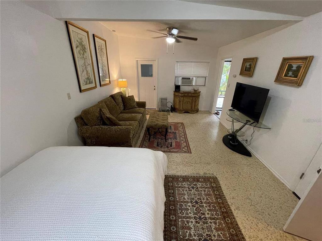 Apartment for rent at 1270 5th St, Sarasota, FL 34236