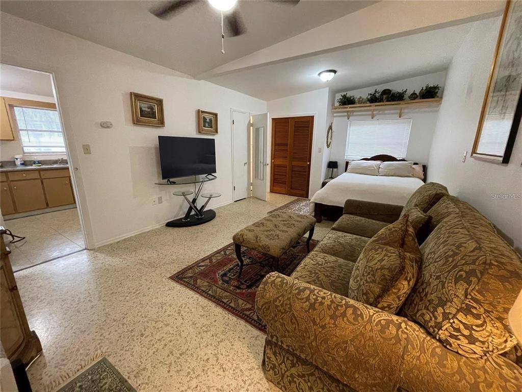 Apartment for rent at 1270 5th St, Sarasota, FL 34236