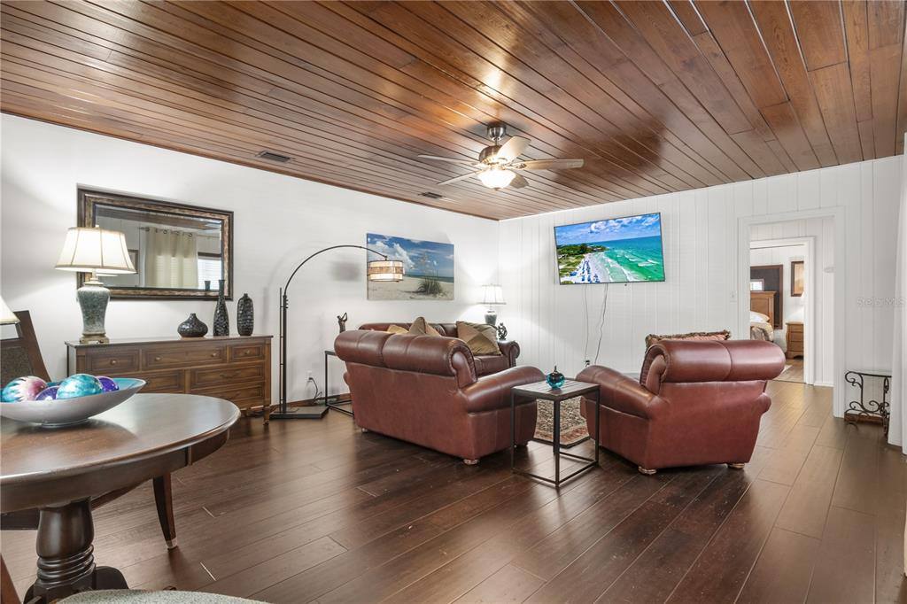 Apartment for rent at 1270 5th St, Sarasota, FL 34236