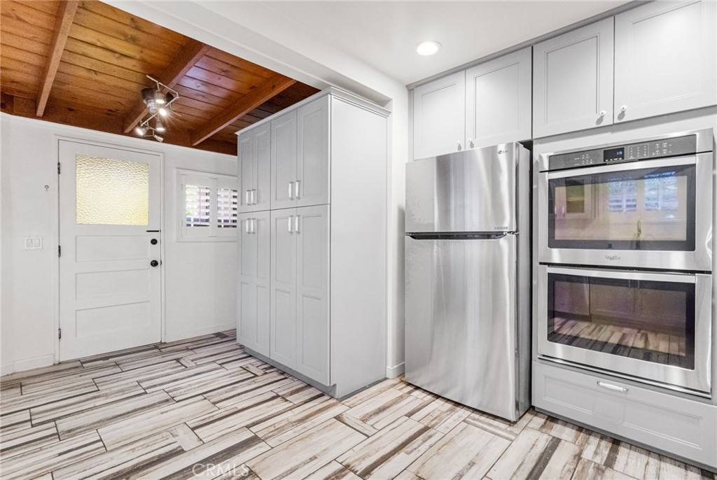 Apartment for rent at 5227 Bellaire Ave, Valley Village, CA 91607