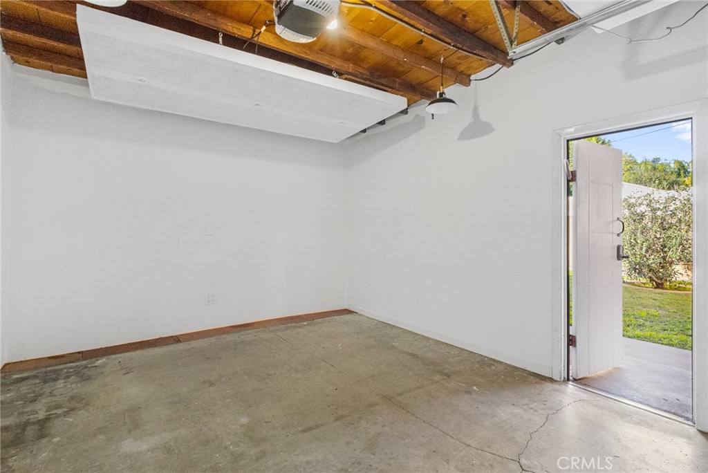 Apartment for rent at 5227 Bellaire Ave, Valley Village, CA 91607