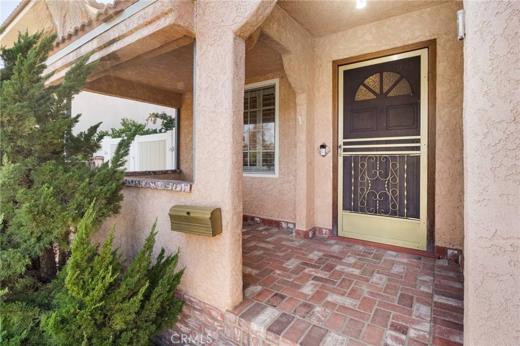 Apartment for rent at 5227 Bellaire Ave, Valley Village, CA 91607