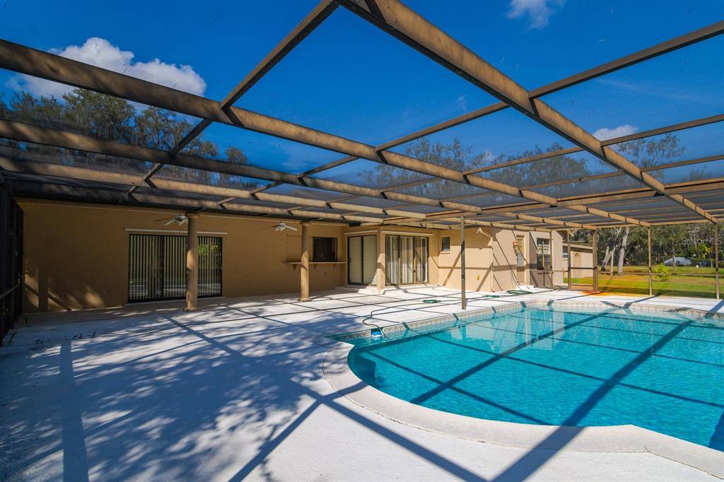 Apartment for rent at 10206 Lakeview Dr, New Port Richey, FL 34654