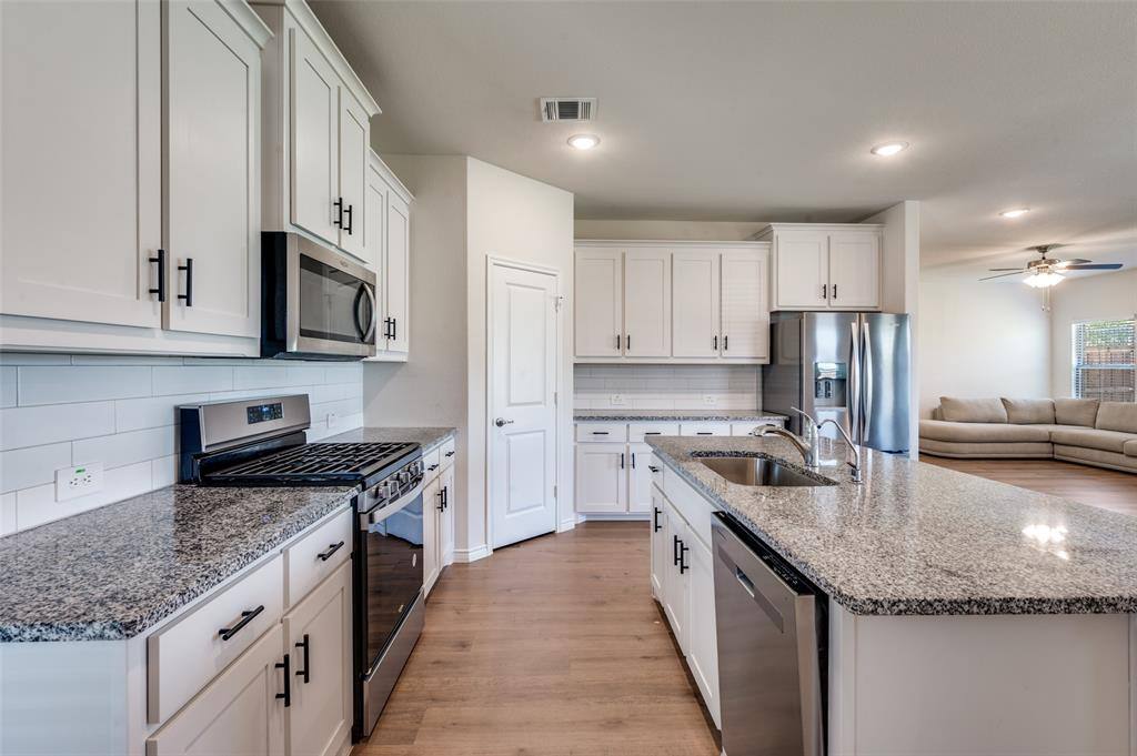 Apartment for rent at 3876 Lyndhurst Ave, Little Elm, TX 75068