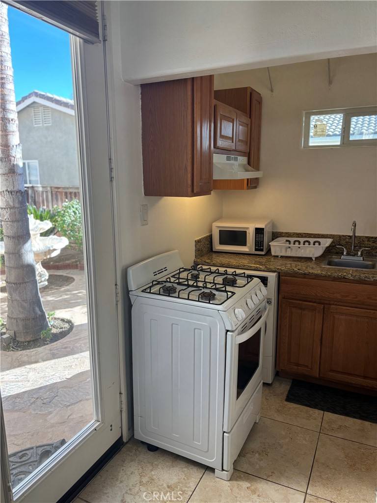 Apartment for rent at 9840 Shadow Mountain Dr, Moreno Valley, CA 92557