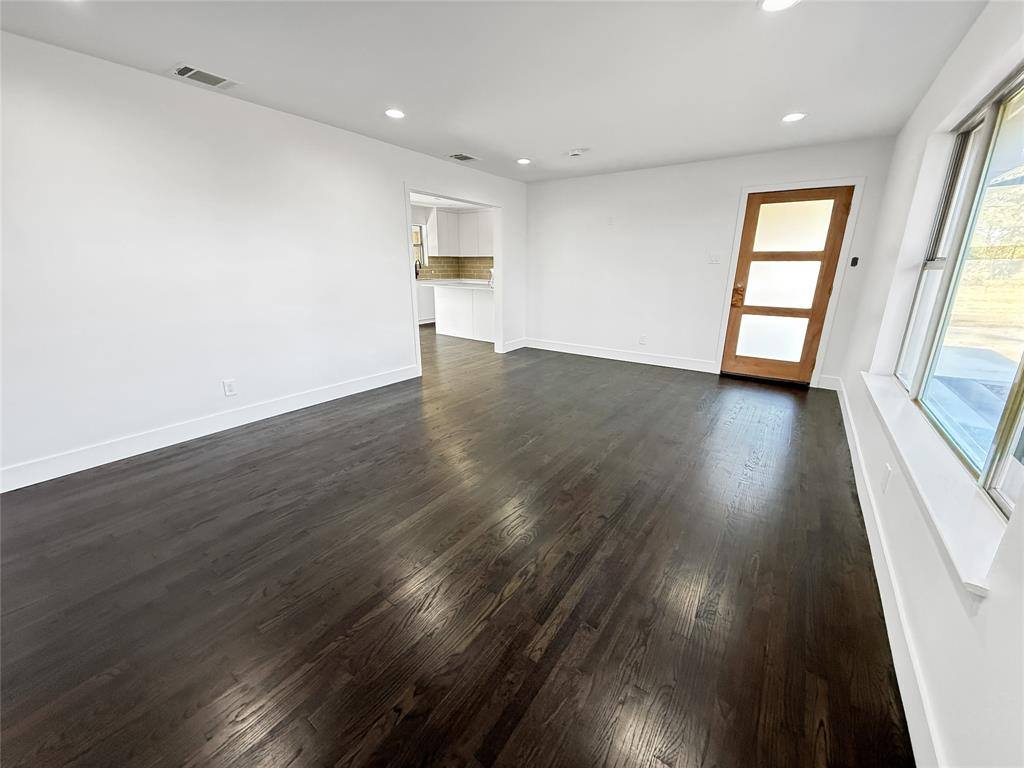 Apartment for rent at 425 Chesier Rd #425, Lancaster, TX 75146
