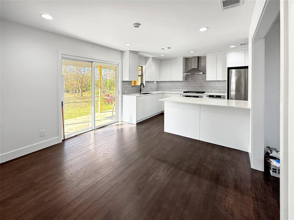 Apartment for rent at 425 Chesier Rd #425, Lancaster, TX 75146