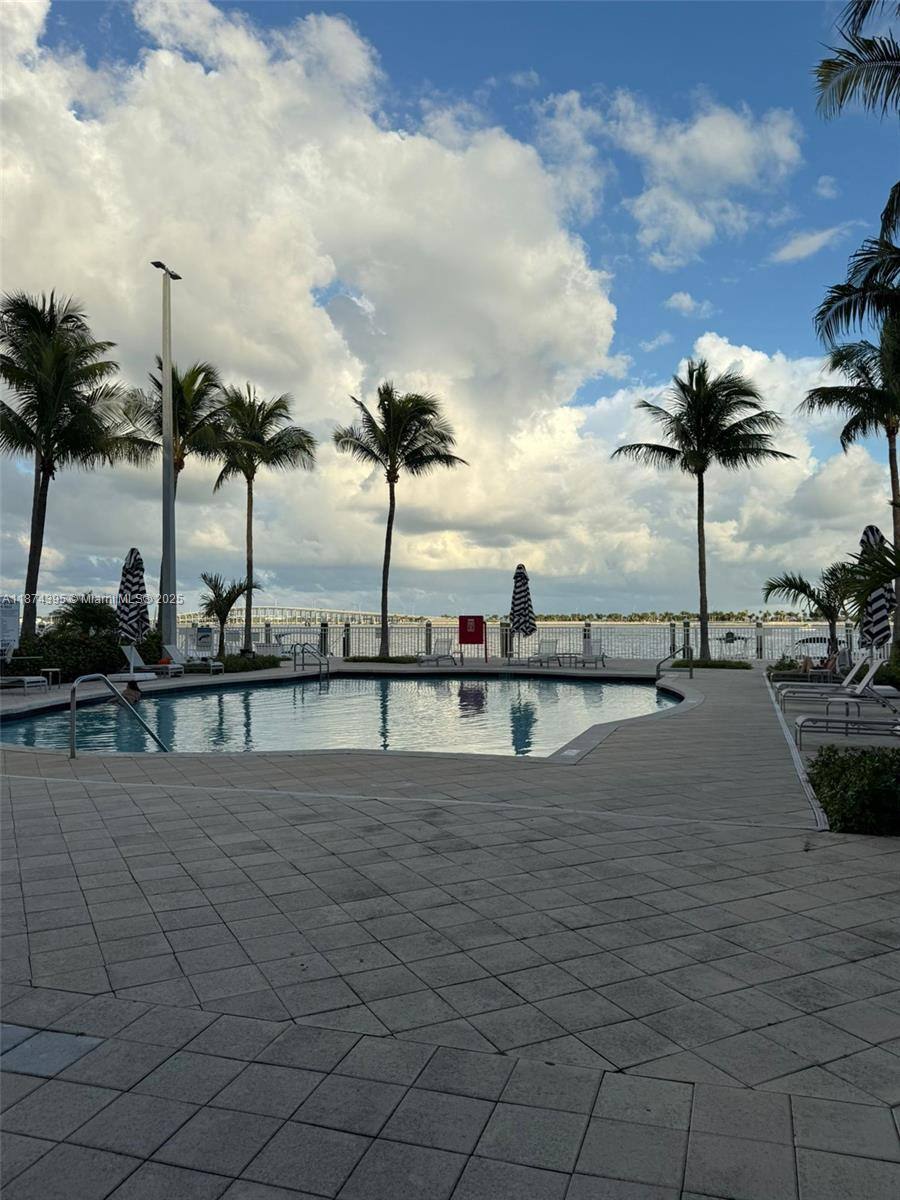 Apartment for rent at 2101 Brickell Ave #508, Miami, FL 33129