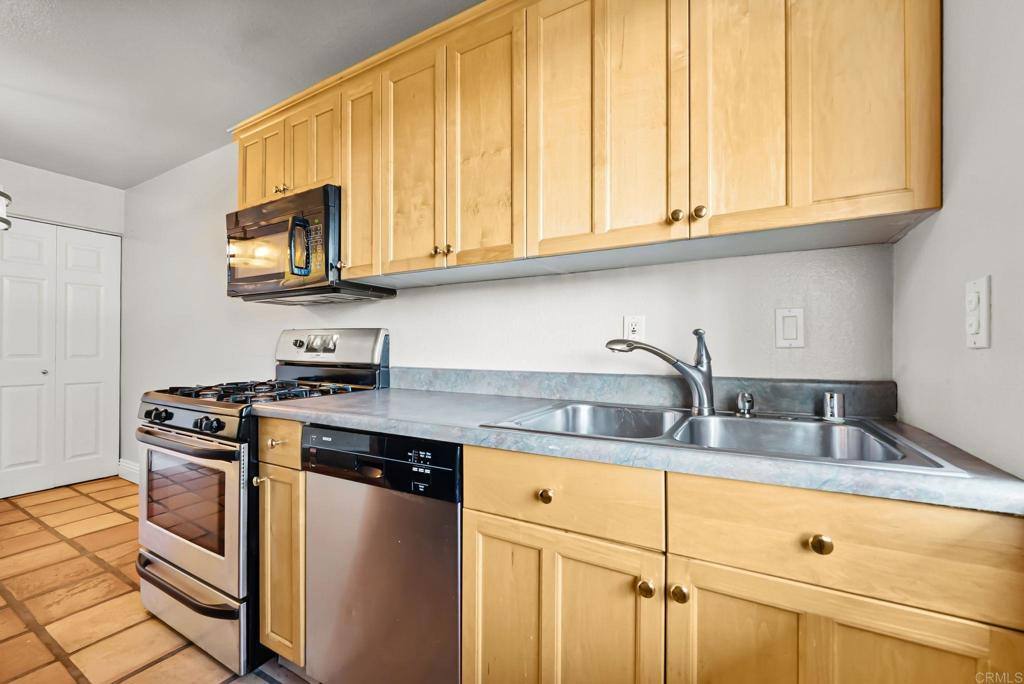 Apartment for rent at 4775 Seminole Dr #105, San Diego, CA 92115