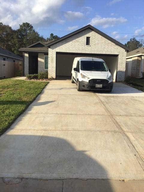 Apartment for rent at 14861 N Ascot Bend Circle, Conroe, TX 77306
